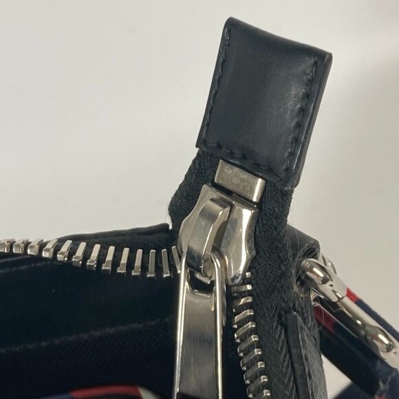 GUCCI Black Shoulder Bag - Picture 15 of 16